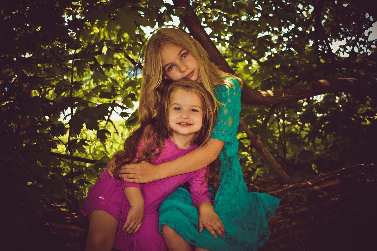 girl, sisters, young-3402349.jpg
